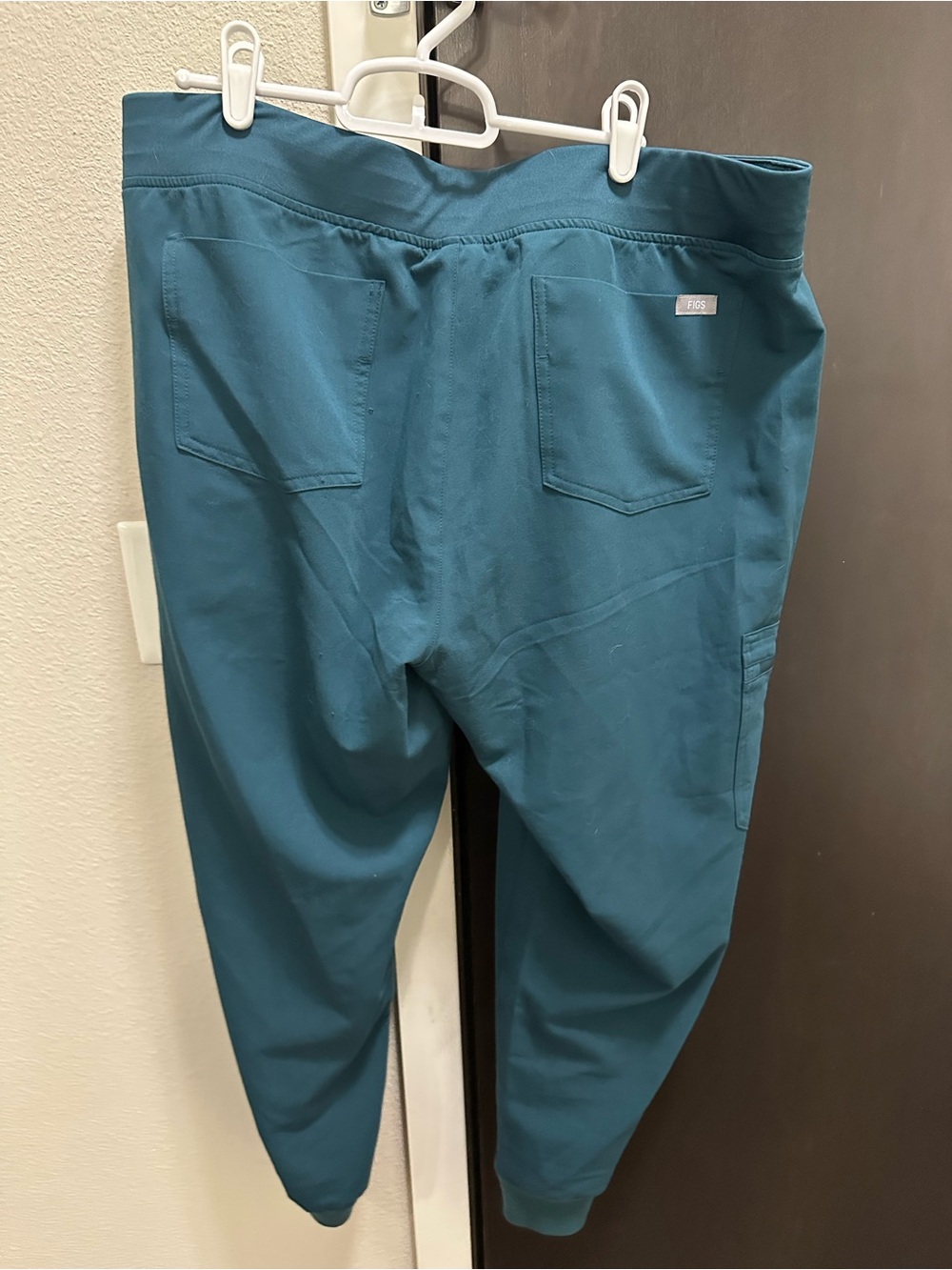 FIGS Caribbean Blue Scrub Top and Joggers Set - Picture 6 of 8